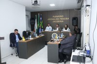 Antiga torre de telefonia coloca a população em risco